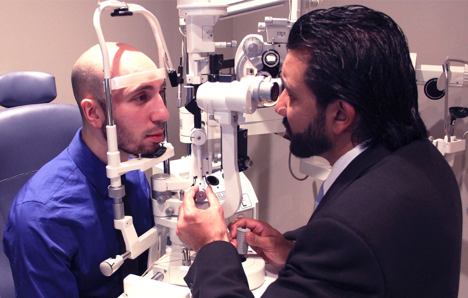 Emergency Eye Care Urgent Eye Care Clinic In Chicago   Eye Examination 